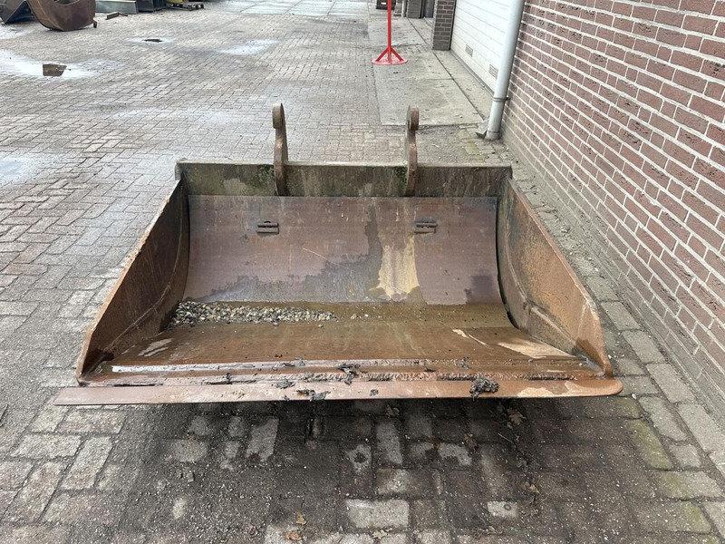 CW 30 - Bucket for Construction machinery: picture 5 CW 30 - Bucket for Construction machinery: picture 5