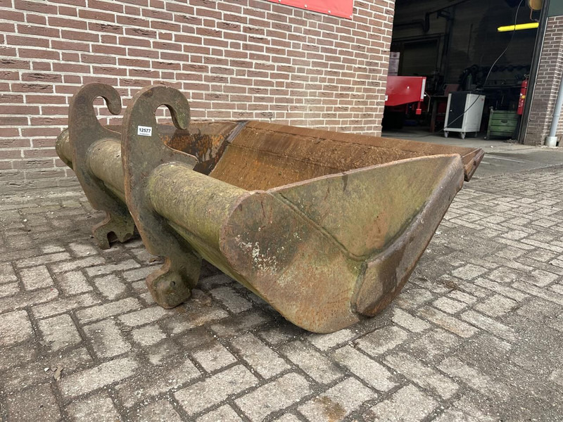 CW30 - Bucket for Construction machinery: picture 5 CW30 - Bucket for Construction machinery: picture 5