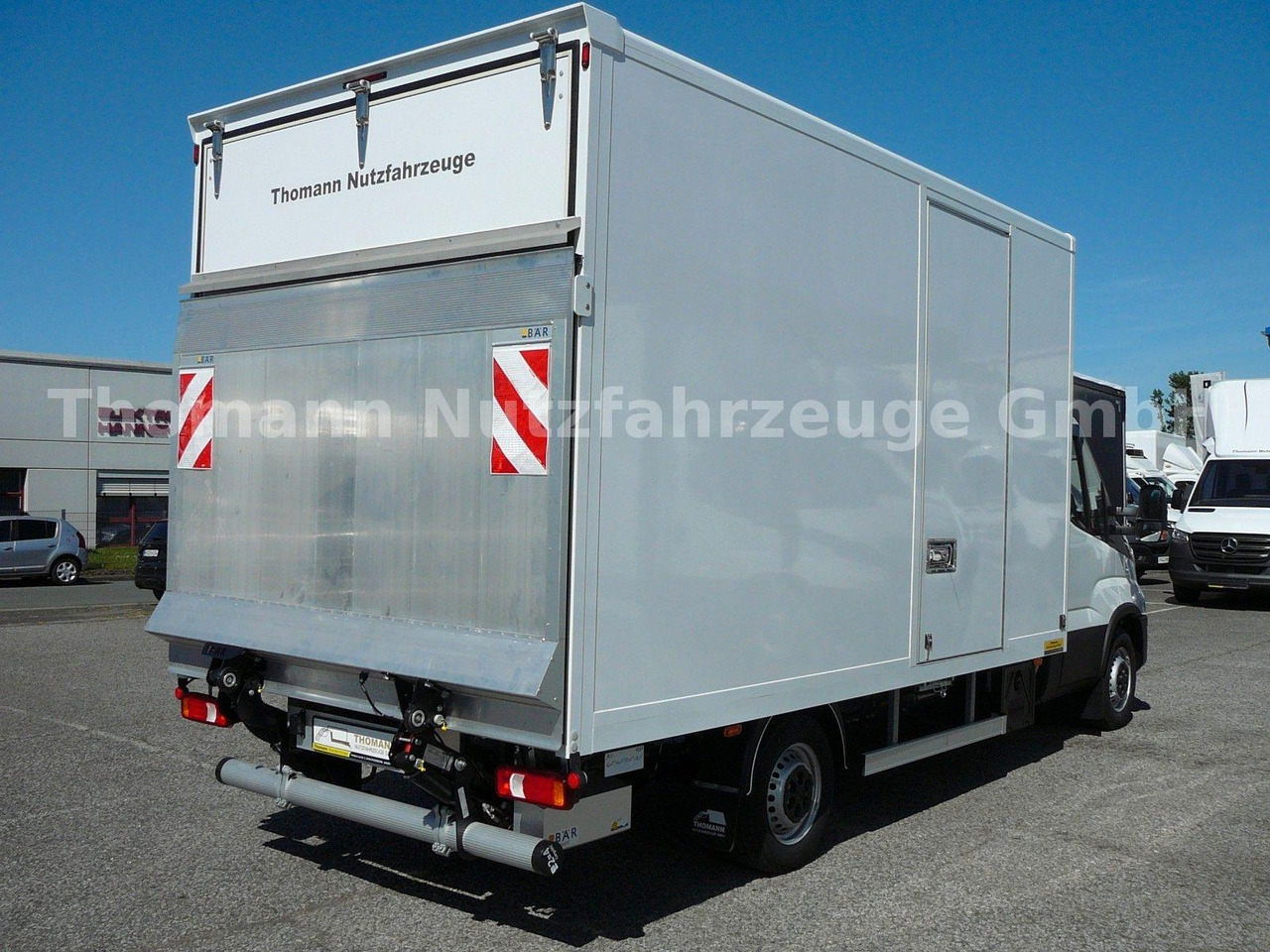 Iveco Daily 35S18 Koffer Ladebordwand Iveco Daily 35S18 Koffer Ladebordwand - Closed box van: picture 4 Iveco Daily 35S18 Koffer Ladebordwand Iveco Daily 35S18 Koffer Ladebordwand - Closed box van: picture 4