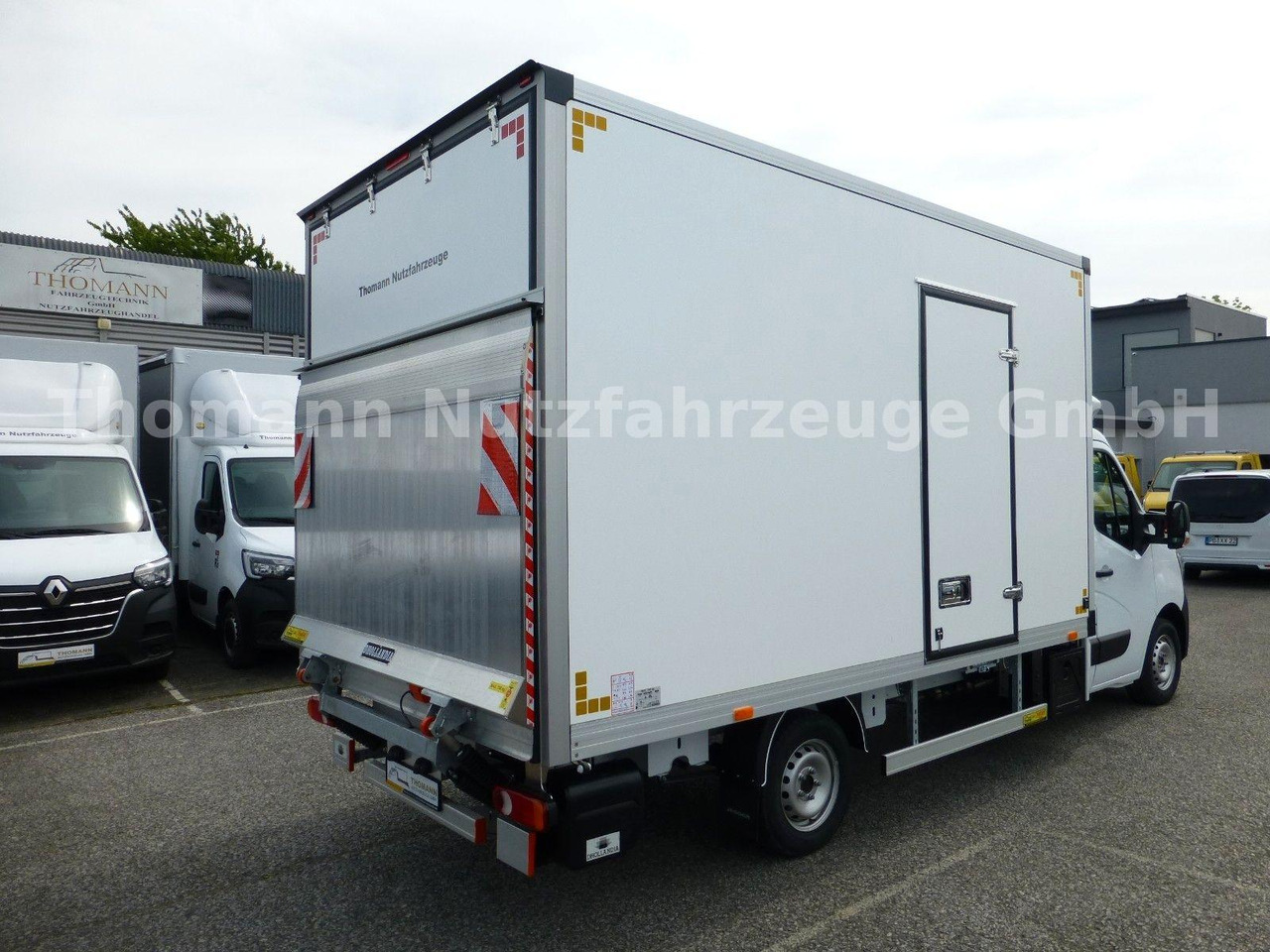 Renault Master Koffer + LBW Klima Premium Renault Master Koffer + LBW Klima Premium - Closed box van: picture 5 Renault Master Koffer + LBW Klima Premium Renault Master Koffer + LBW Klima Premium - Closed box van: picture 5