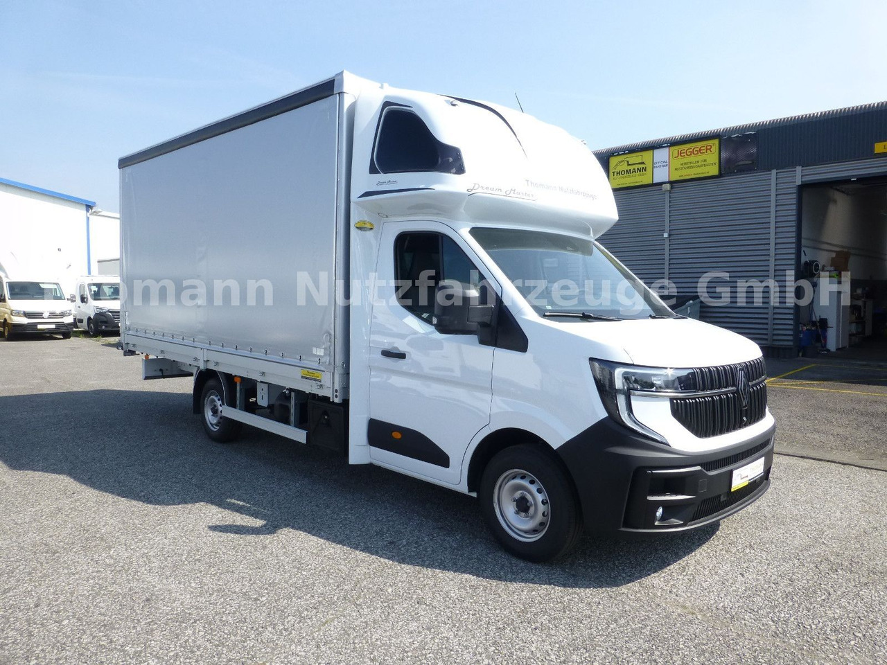 Renault NEW Master Pritsche Plane Schlafkabine - Curtain side van: picture 2 Renault NEW Master Pritsche Plane Schlafkabine - Curtain side van: picture 2