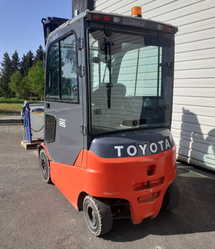 Electric forklift Toyota 8FBMKT25 [ Copy ]: picture 7