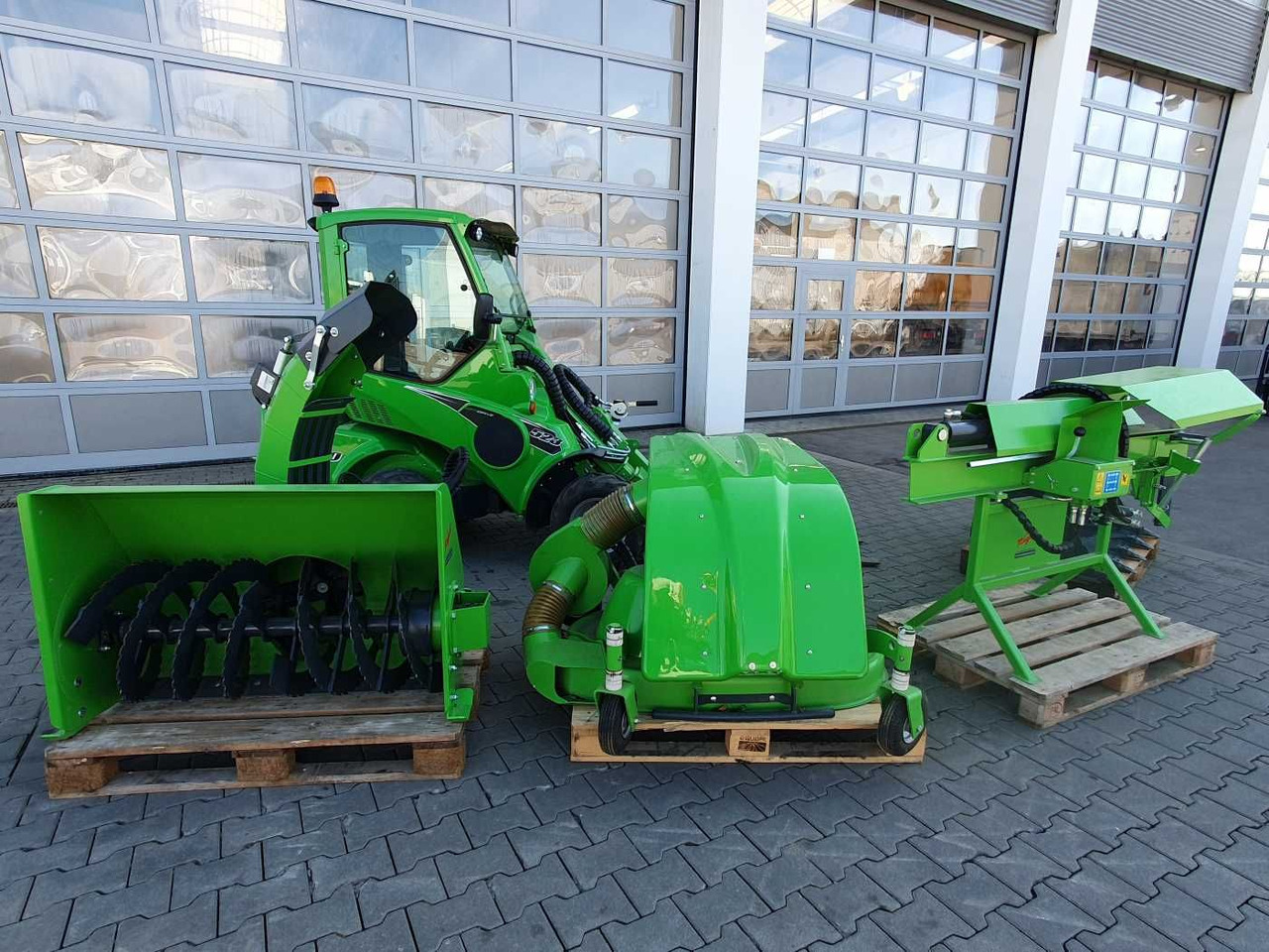 Avant Tecno 530 / nur 126h! / Inkl. Anbaugeräte! / 2018 - Wheel loader: picture 2 Avant Tecno 530 / nur 126h! / Inkl. Anbaugeräte! / 2018 - Wheel loader: picture 2