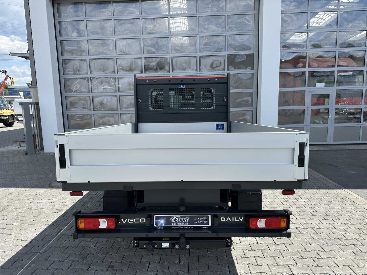 Iveco Daily 35S16 A8 Pritsche *R3.450mm*AHK*Automatik* - Open body delivery van: picture 5 Iveco Daily 35S16 A8 Pritsche *R3.450mm*AHK*Automatik* - Open body delivery van: picture 5