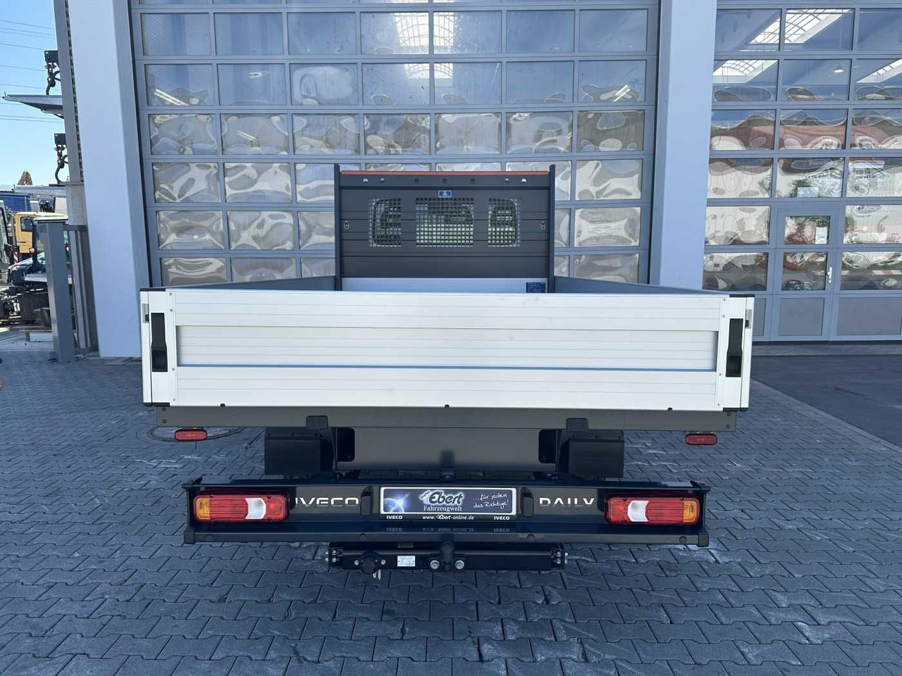 Iveco Daily 35S16 A8 *R3.750mm*AHK*Automatik* - Open body delivery van: picture 4 Iveco Daily 35S16 A8 *R3.750mm*AHK*Automatik* - Open body delivery van: picture 4