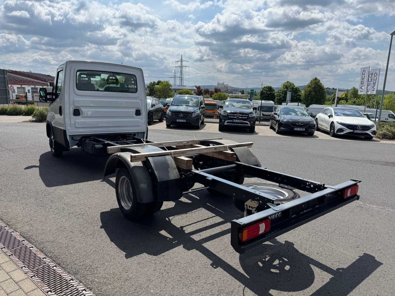 Iveco Daily 50C18 HA8 3.0L *R4.350mm*Klima*Automatik* - Cab chassis truck: picture 4 Iveco Daily 50C18 HA8 3.0L *R4.350mm*Klima*Automatik* - Cab chassis truck: picture 4