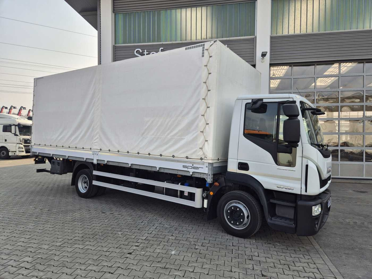 Iveco Eurocargo ML120E25 LBW 1.500kg Klima 3 Sitze - Curtain side truck: picture 3 Iveco Eurocargo ML120E25 LBW 1.500kg Klima 3 Sitze - Curtain side truck: picture 3