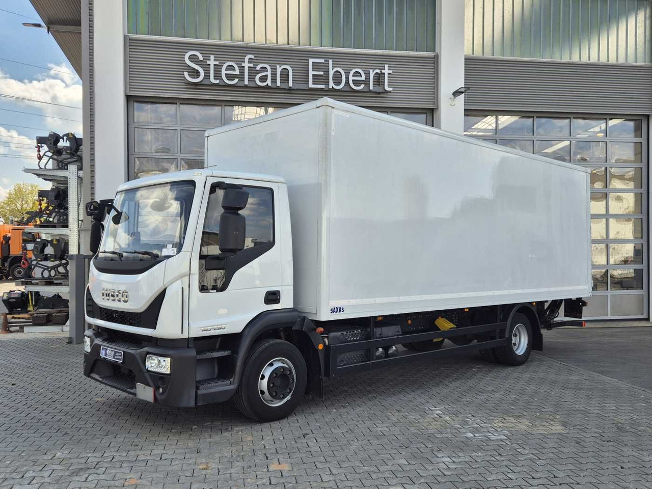 Iveco Eurocargo ML140E28/P 4x2 *LBW*AHK*Klima / 3x - Box truck: picture 1 Iveco Eurocargo ML140E28/P 4x2 *LBW*AHK*Klima / 3x - Box truck: picture 1