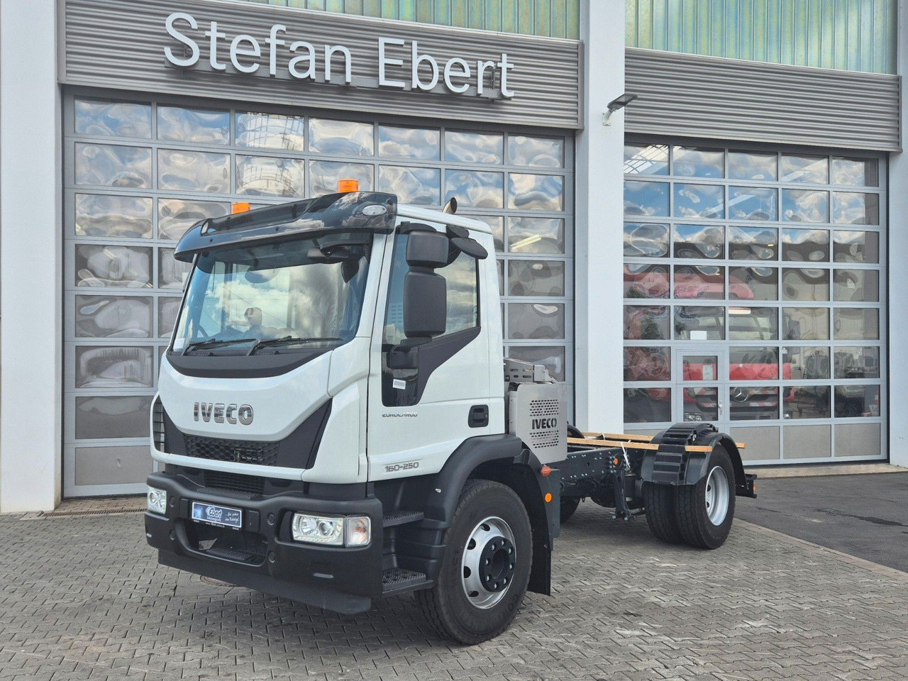 Iveco Eurocargo ML160E25/P EVI_E 4x2 RHD Rechtslenker - Road sweeper: picture 3 Iveco Eurocargo ML160E25/P EVI_E 4x2 RHD Rechtslenker - Road sweeper: picture 3