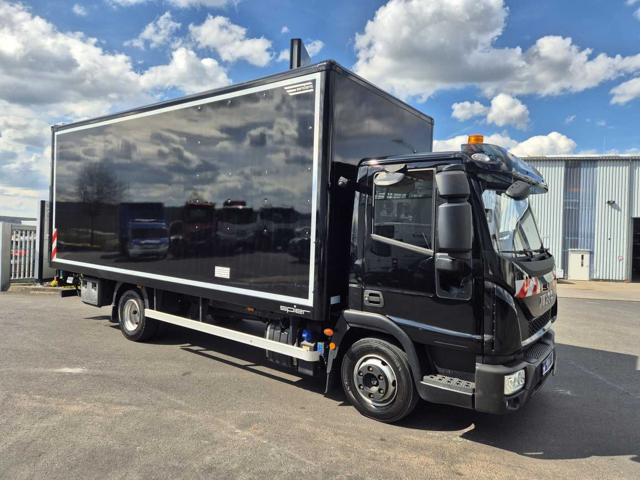 Iveco Eurocargo ML80E21/P LBW Bär 1.500kg 2x AHK - Closed box van: picture 2 Iveco Eurocargo ML80E21/P LBW Bär 1.500kg 2x AHK - Closed box van: picture 2