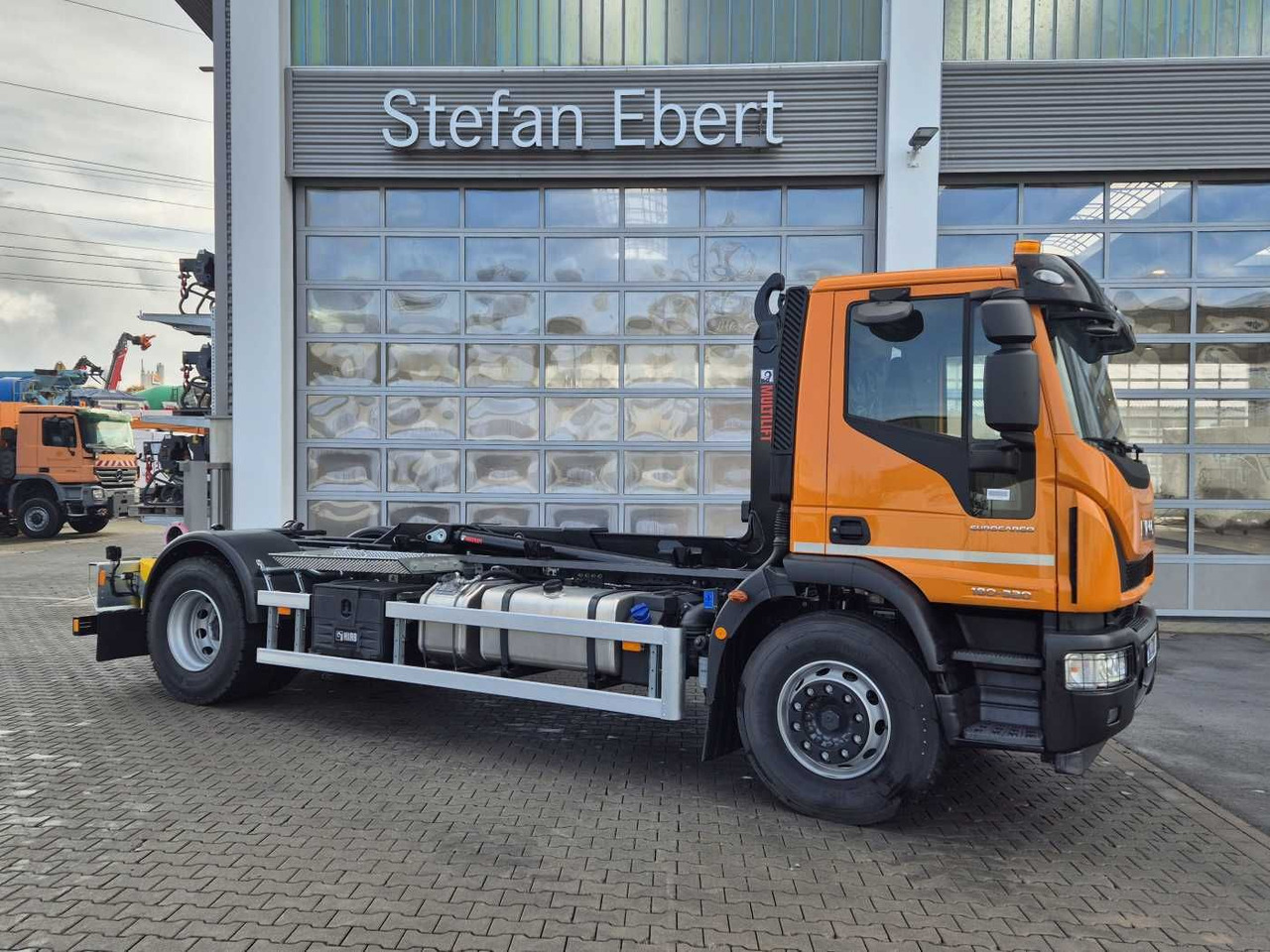 Iveco ML180E32/P HIAB ULT14S51 AHK Standheizung - Hook lift truck: picture 5 Iveco ML180E32/P HIAB ULT14S51 AHK Standheizung - Hook lift truck: picture 5