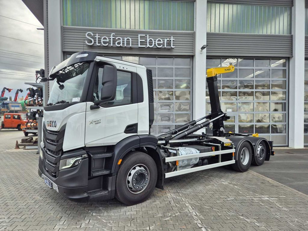 Iveco X-Way AD280X46Y/PS ON 6x2 Palfinger PHT20SLD5 4x - Hook lift truck: picture 2 Iveco X-Way AD280X46Y/PS ON 6x2 Palfinger PHT20SLD5 4x - Hook lift truck: picture 2