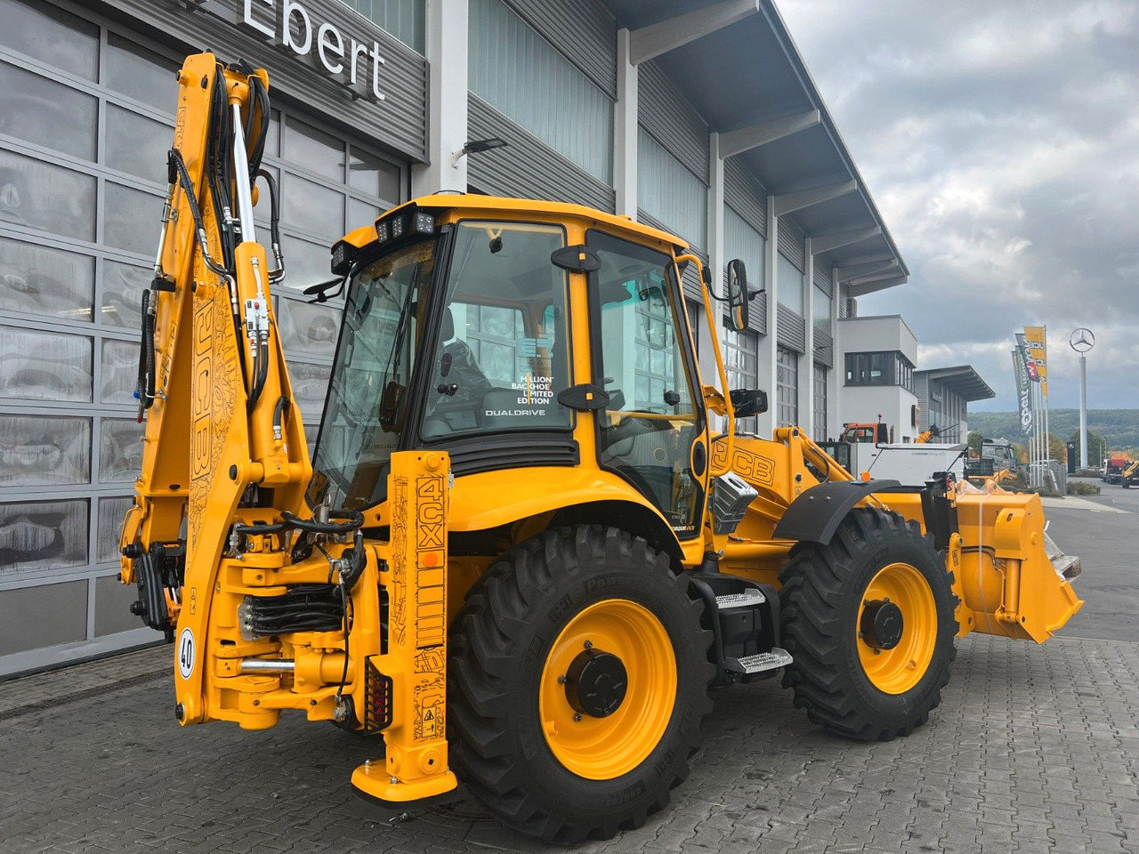 JCB 4CX / Klappschaufel / Dual Drive / Sonderedition - Backhoe loader: picture 3 JCB 4CX / Klappschaufel / Dual Drive / Sonderedition - Backhoe loader: picture 3
