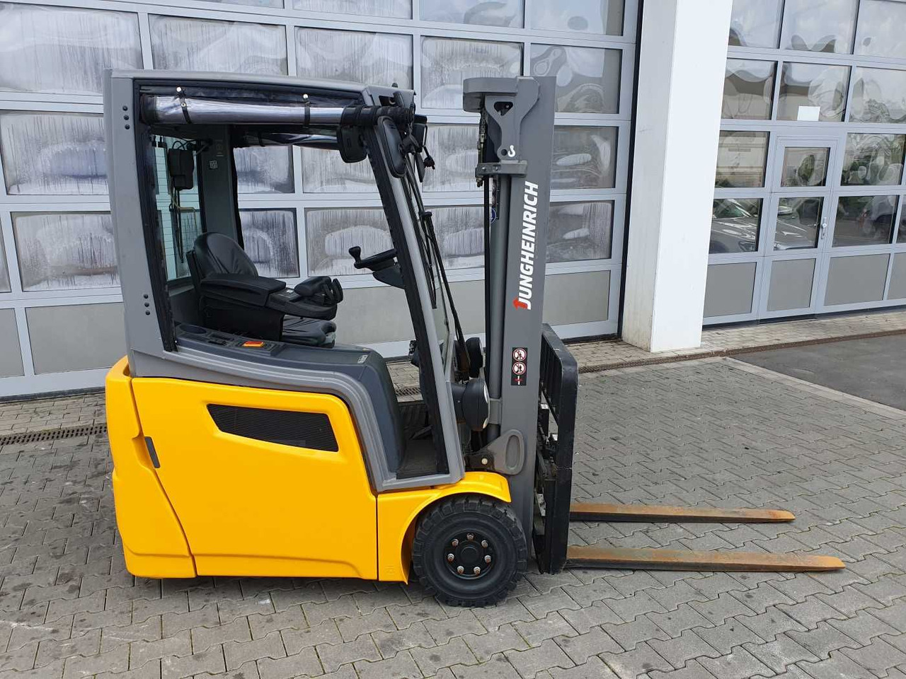 Jungheinrich EFG 215 / Triplex: 4.25m! / SS / nur 1.368h! - Electric forklift: picture 3 Jungheinrich EFG 215 / Triplex: 4.25m! / SS / nur 1.368h! - Electric forklift: picture 3