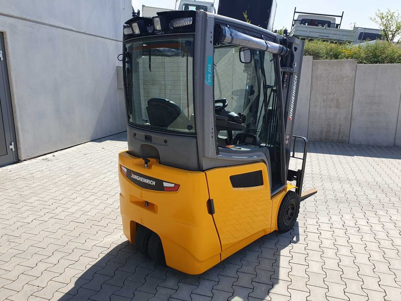 Jungheinrich EFG 215 / Triplex: 4.25m! / nur 3.439h! / 2022 - Electric forklift: picture 4 Jungheinrich EFG 215 / Triplex: 4.25m! / nur 3.439h! / 2022 - Electric forklift: picture 4
