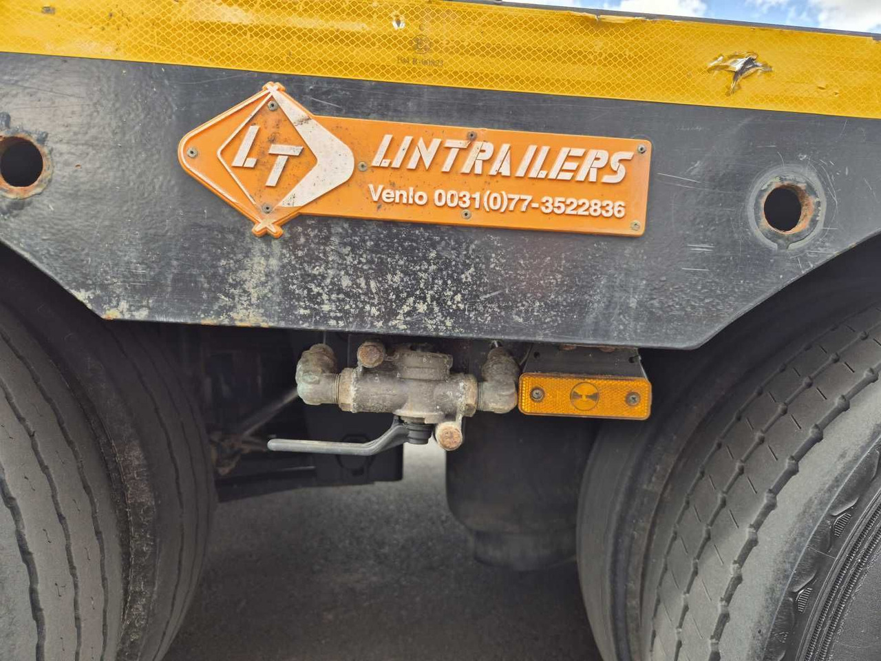 Low loader semi-trailer LinTrailers S2A 14 LSDN Teleskopierbar BPW-Achsen 57.000km: picture 13