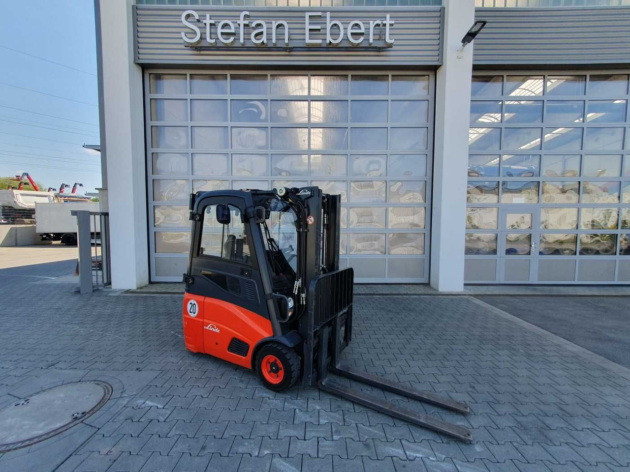 Linde E14 - 01 / Triplex: 4.10m! / SS / nur 1.003h! - Electric forklift: picture 1 Linde E14 - 01 / Triplex: 4.10m! / SS / nur 1.003h! - Electric forklift: picture 1