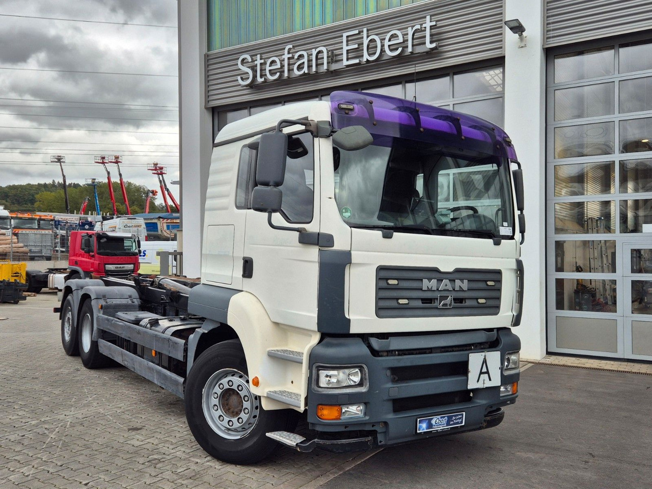 MAN TGA 26.440 6x2-2 BL Meiller RK 20.70 Bett - Hook lift truck: picture 3 MAN TGA 26.440 6x2-2 BL Meiller RK 20.70 Bett - Hook lift truck: picture 3