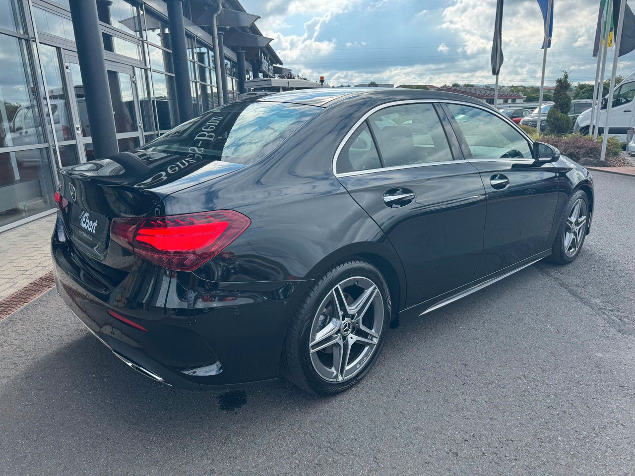 Mercedes-Benz A 200 Limo AMG+Ambiente+RKamera+Keyless+uvm. - Sedan: picture 4 Mercedes-Benz A 200 Limo AMG+Ambiente+RKamera+Keyless+uvm. - Sedan: picture 4