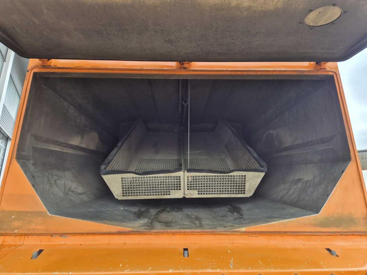 Mercedes-Benz Actros 2032 A 4x4 Bucher STKF 9500 Airport 30x leasing Mercedes-Benz Actros 2032 A 4x4 Bucher STKF 9500 Airport 30x: picture 8 Mercedes-Benz Actros 2032 A 4x4 Bucher STKF 9500 Airport 30x leasing Mercedes-Benz Actros 2032 A 4x4 Bucher STKF 9500 Airport 30x: picture 8