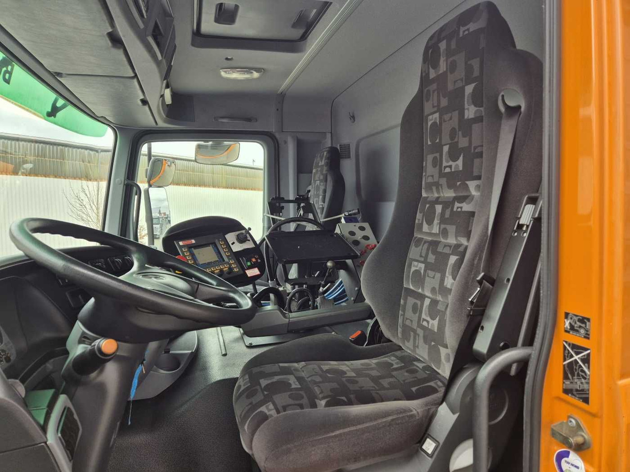 Mercedes-Benz Actros 2032 A 4x4 Bucher STKF 9500 Airport 30x leasing Mercedes-Benz Actros 2032 A 4x4 Bucher STKF 9500 Airport 30x: picture 12 Mercedes-Benz Actros 2032 A 4x4 Bucher STKF 9500 Airport 30x leasing Mercedes-Benz Actros 2032 A 4x4 Bucher STKF 9500 Airport 30x: picture 12