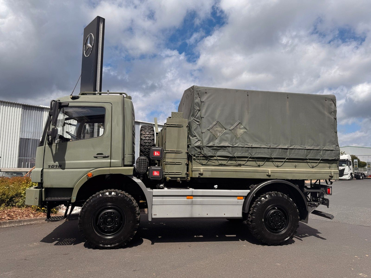 Mercedes-Benz Atego 1018 A 4x4 Singlebereifung 7 Stück vorh. - Dropside/ Flatbed truck: picture 4 Mercedes-Benz Atego 1018 A 4x4 Singlebereifung 7 Stück vorh. - Dropside/ Flatbed truck: picture 4