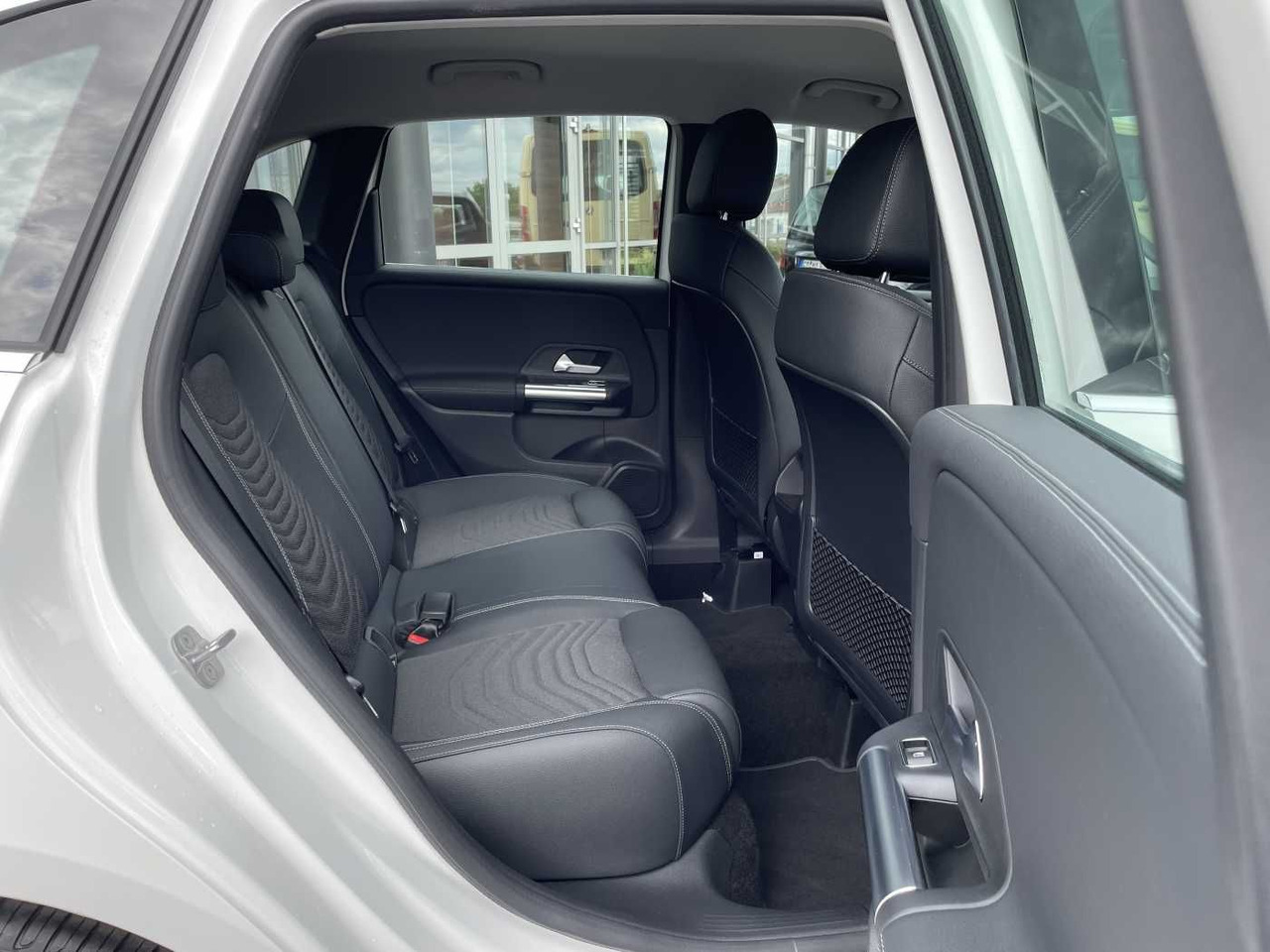Car Mercedes-Benz B 180 7G Progressive R-Kamera+LED+ Winterpaket+C: picture 7