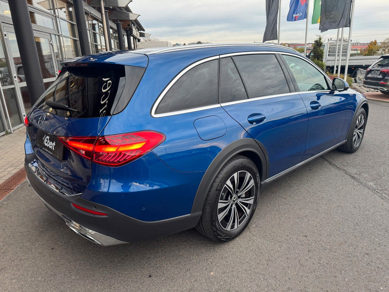 Mercedes-Benz C 200 T All Terrain 4M+Ambiente+360+Augmented - Estate car: picture 4 Mercedes-Benz C 200 T All Terrain 4M+Ambiente+360+Augmented - Estate car: picture 4