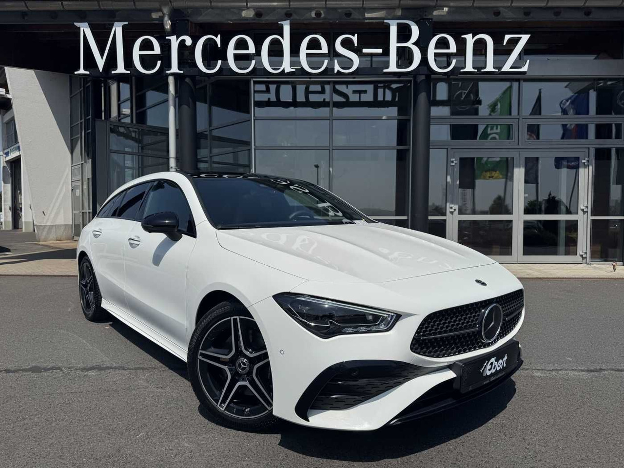 Mercedes-Benz CLA 220d Shooting Brake AMG+Pano+Distr+AHK+uvm. - Estate car: picture 1 Mercedes-Benz CLA 220d Shooting Brake AMG+Pano+Distr+AHK+uvm. - Estate car: picture 1