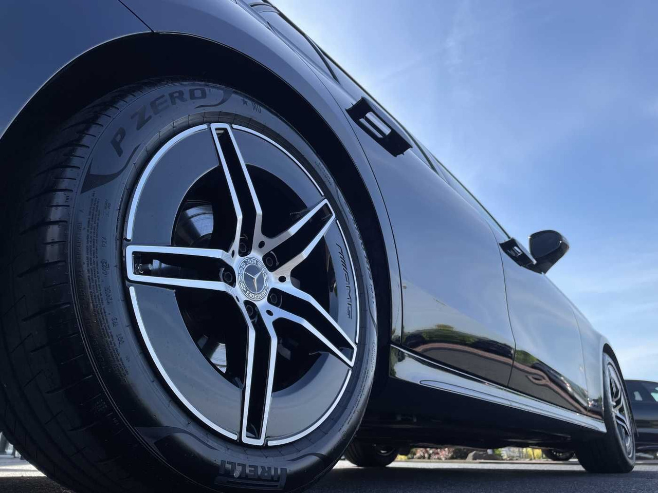 Mercedes-Benz E 220 d T AMG-Line AHK+Distr+R-Kamera +Ambiente+ - Estate car: picture 5 Mercedes-Benz E 220 d T AMG-Line AHK+Distr+R-Kamera +Ambiente+ - Estate car: picture 5