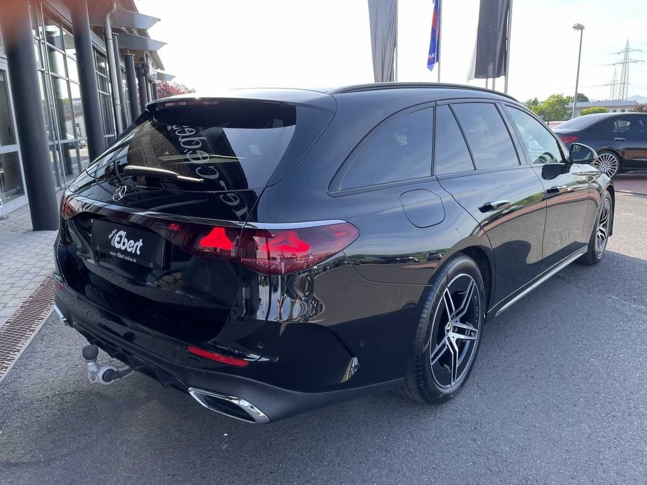 Mercedes-Benz E 220 d T AMG-Line AHK+Distr+R-Kamera +Ambiente+ - Estate car: picture 4 Mercedes-Benz E 220 d T AMG-Line AHK+Distr+R-Kamera +Ambiente+ - Estate car: picture 4