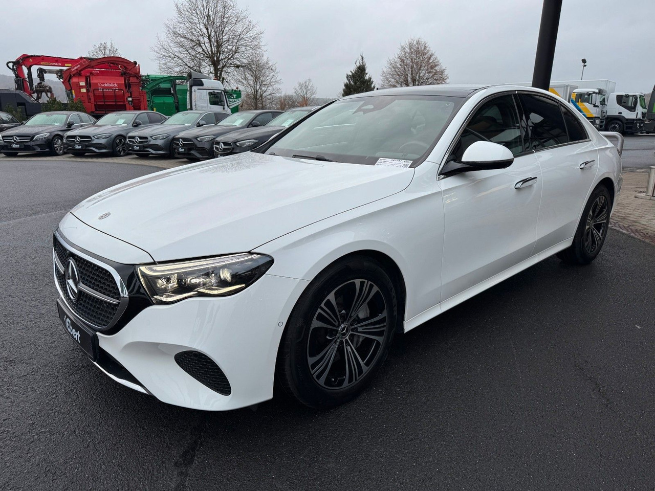 Mercedes-Benz E 450 4M Avantgarde+Pano+DistrPro+Digital+360 - Sedan: picture 3 Mercedes-Benz E 450 4M Avantgarde+Pano+DistrPro+Digital+360 - Sedan: picture 3