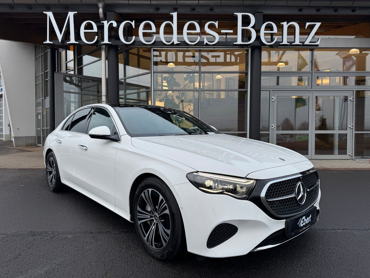 Mercedes-Benz E 450 4M Avantgarde+Pano+DistrPro+Digital+360 - Sedan: picture 2 Mercedes-Benz E 450 4M Avantgarde+Pano+DistrPro+Digital+360 - Sedan: picture 2