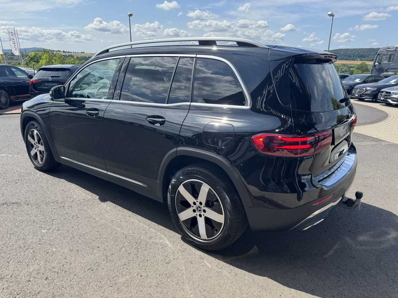 Mercedes-Benz GLB 180 Progressive+AHK+RKamera+LED+ IHC+DAB - SUV: picture 3 Mercedes-Benz GLB 180 Progressive+AHK+RKamera+LED+ IHC+DAB - SUV: picture 3