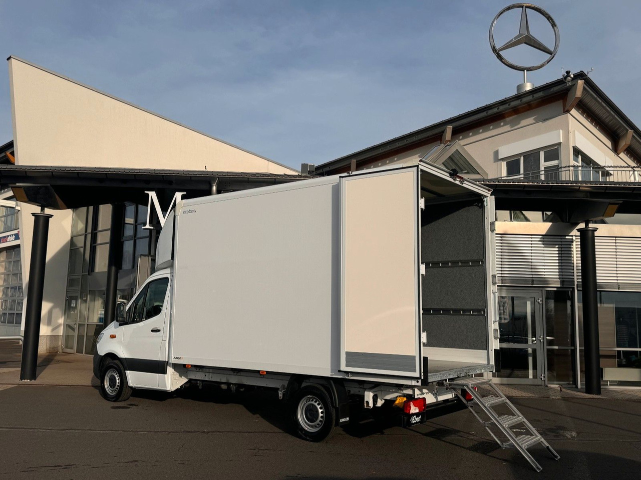 Mercedes-Benz Sprinter 315 CDI Möbelkoffer Treppe Windabweiser - Closed box van: picture 1 Mercedes-Benz Sprinter 315 CDI Möbelkoffer Treppe Windabweiser - Closed box van: picture 1