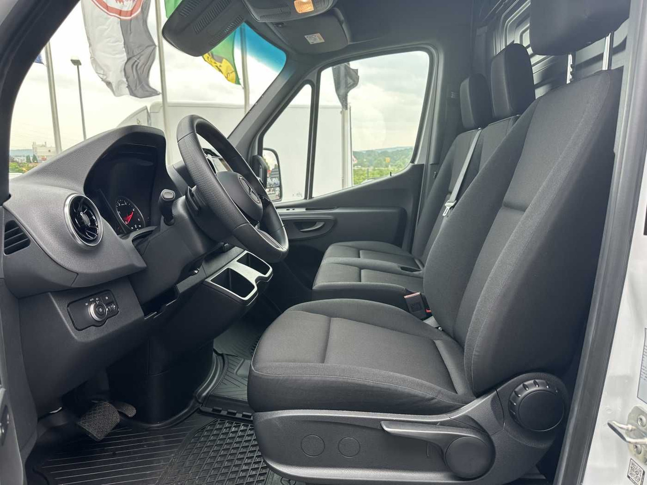 Mercedes-Benz Sprinter 317 CDI 4325 9G AHK Klima Kamera MBUX leasing Mercedes-Benz Sprinter 317 CDI 4325 9G AHK Klima Kamera MBUX: picture 10