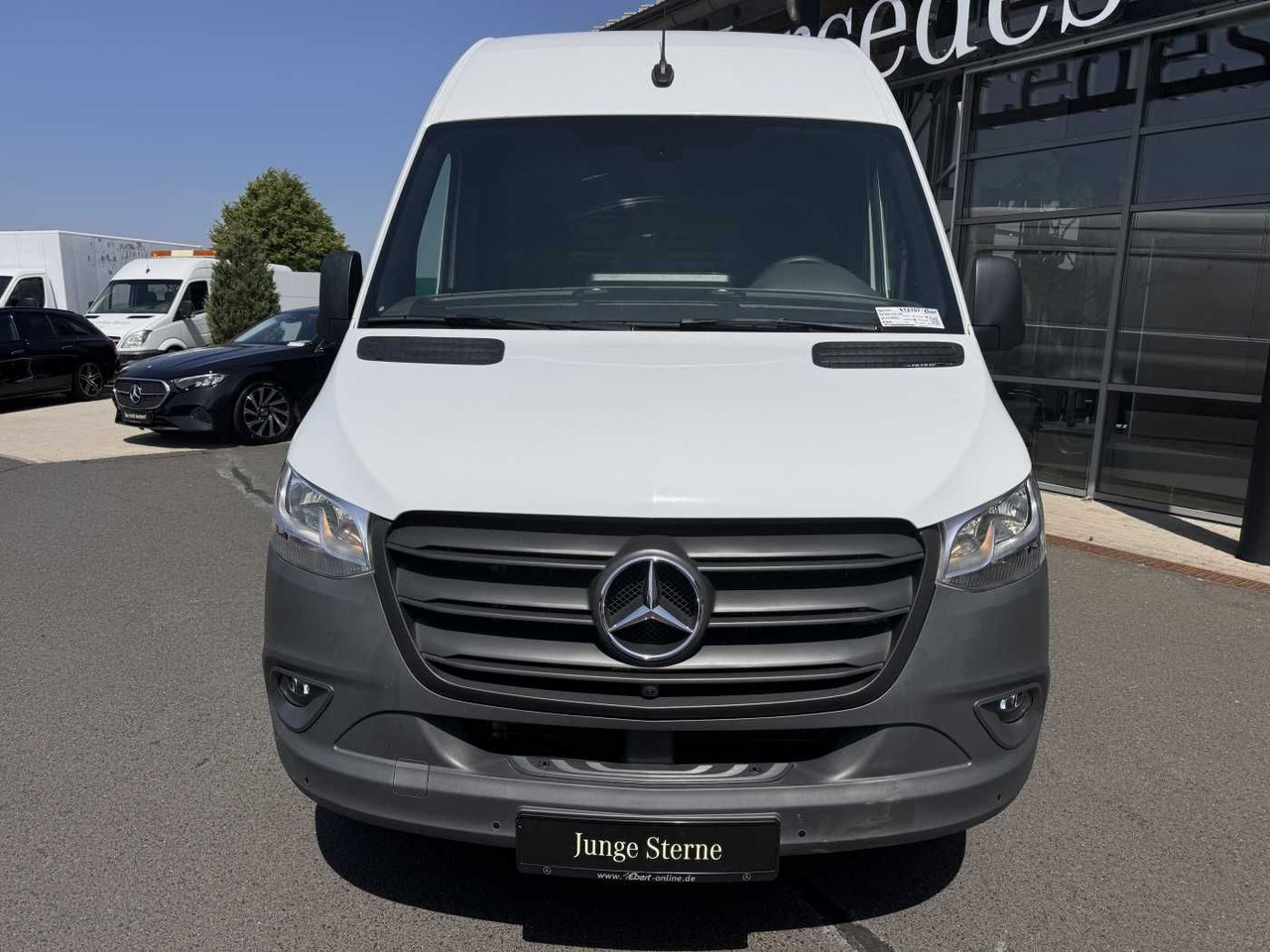Mercedes-Benz Sprinter 317 CDI 4325 Klima 360 Schwing MBUX SHZ - Panel van: picture 2 Mercedes-Benz Sprinter 317 CDI 4325 Klima 360 Schwing MBUX SHZ - Panel van: picture 2