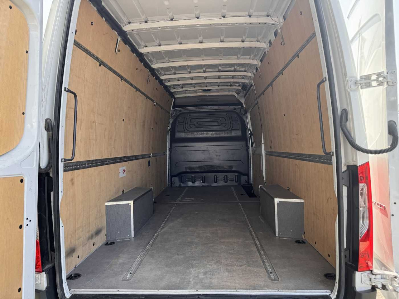 Mercedes-Benz Sprinter 317 CDI 4325 Klima 360 Schwing MBUX SHZ - Panel van: picture 5 Mercedes-Benz Sprinter 317 CDI 4325 Klima 360 Schwing MBUX SHZ - Panel van: picture 5