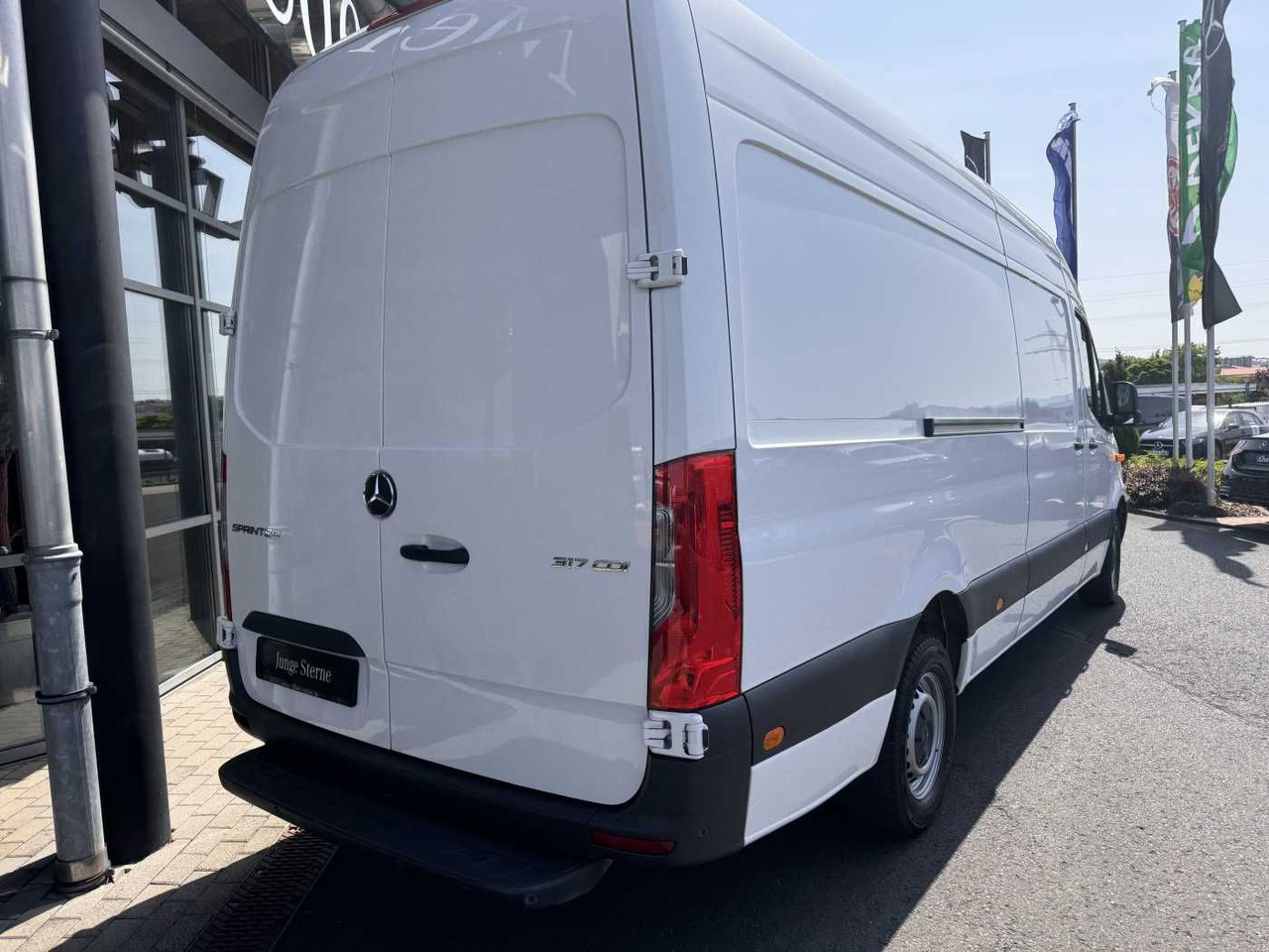 Mercedes-Benz Sprinter 317 CDI 4325 Klima 360 Schwing MBUX SHZ - Panel van: picture 4 Mercedes-Benz Sprinter 317 CDI 4325 Klima 360 Schwing MBUX SHZ - Panel van: picture 4
