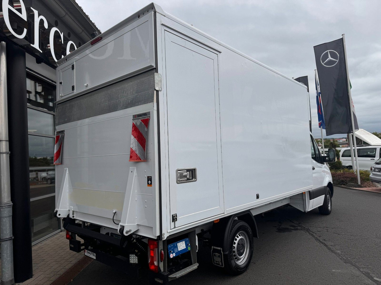 Mercedes-Benz Sprinter 317 CDI 4325 Koffer LBW Klima Kamera - Closed box van: picture 4 Mercedes-Benz Sprinter 317 CDI 4325 Koffer LBW Klima Kamera - Closed box van: picture 4