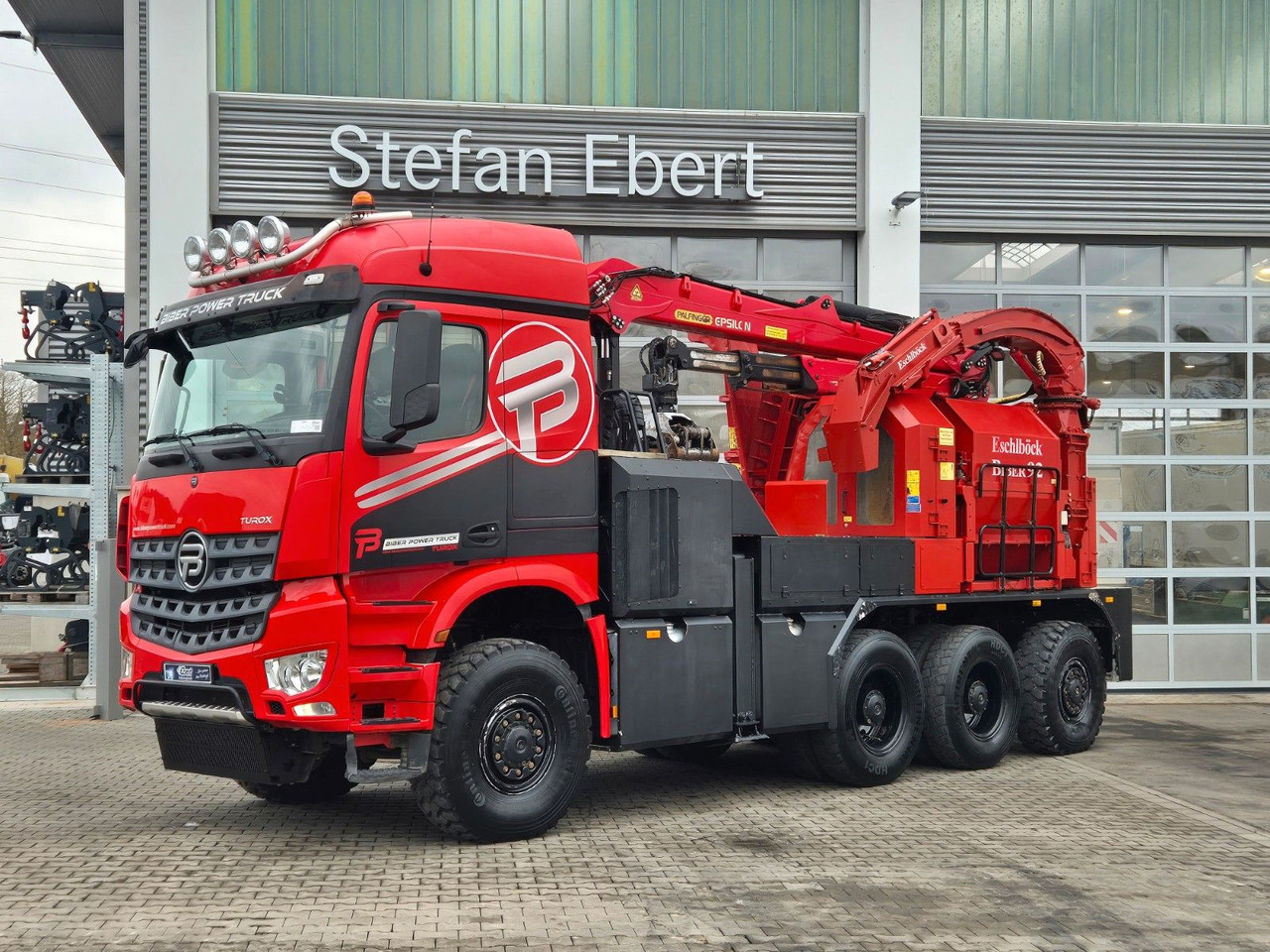 Mercedes-Benz TUROX 8x8 Eschlböck Biber 92 Holzhacker / 1.512h - Timber truck, Crane truck: picture 1 Mercedes-Benz TUROX 8x8 Eschlböck Biber 92 Holzhacker / 1.512h - Timber truck, Crane truck: picture 1