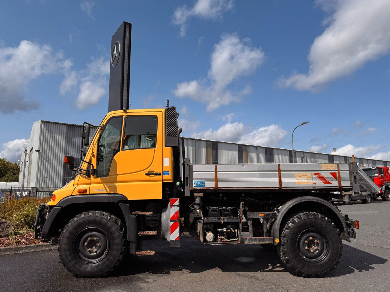 Mercedes-Benz Unimog U300 4x4 Vario-Pilot - Open body delivery van: picture 4 Mercedes-Benz Unimog U300 4x4 Vario-Pilot - Open body delivery van: picture 4