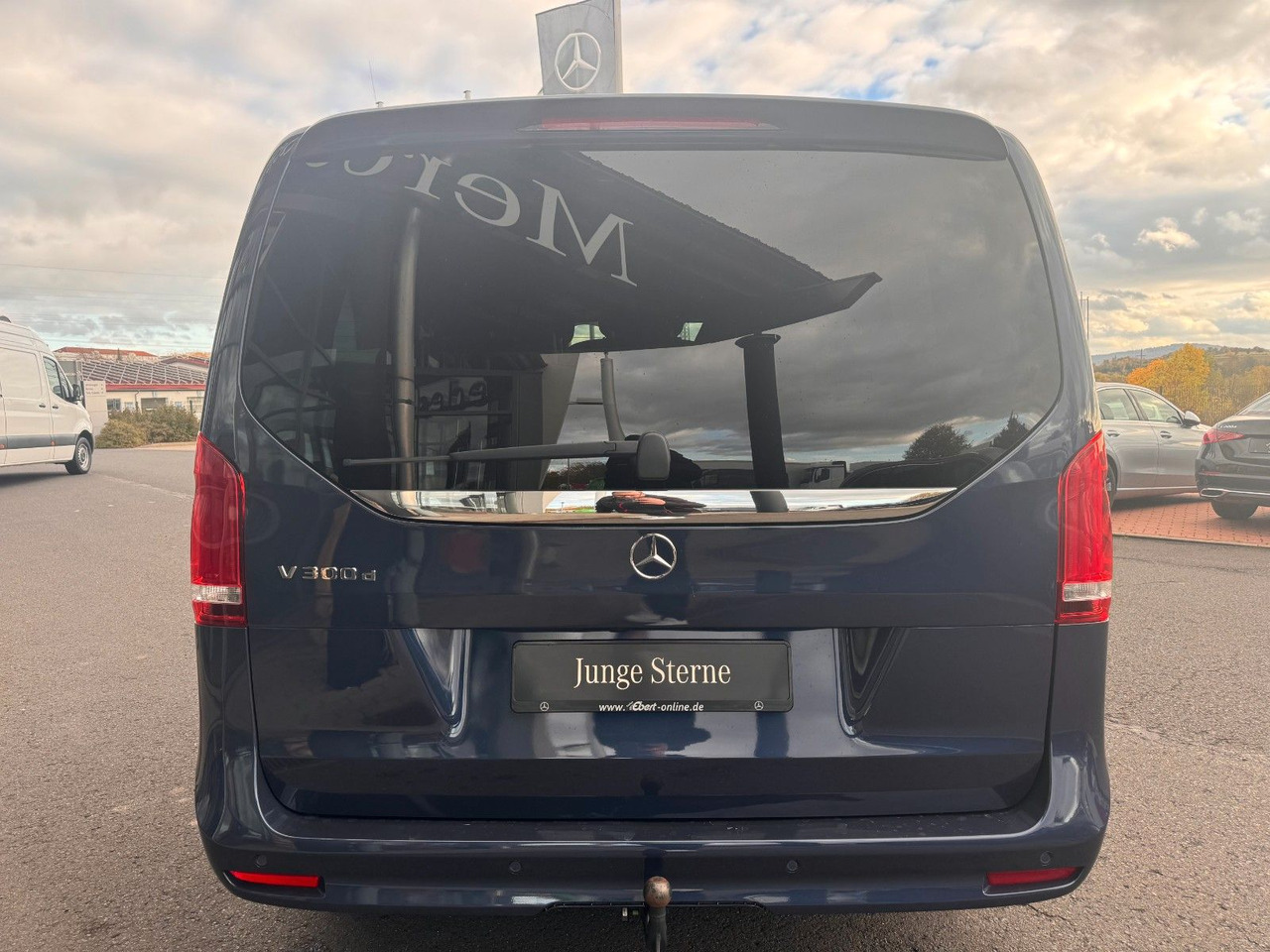 Mercedes-Benz V 300 d AVA ED AMG AHK2,5to DISTRONIC - Passenger van: picture 5 Mercedes-Benz V 300 d AVA ED AMG AHK2,5to DISTRONIC - Passenger van: picture 5