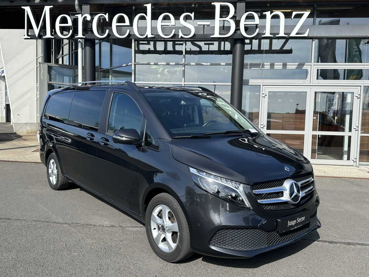 Mercedes-Benz V 300 d EDITION 4MATIC DISTRONIC AHK LED Kamera - Passenger van: picture 1 Mercedes-Benz V 300 d EDITION 4MATIC DISTRONIC AHK LED Kamera - Passenger van: picture 1