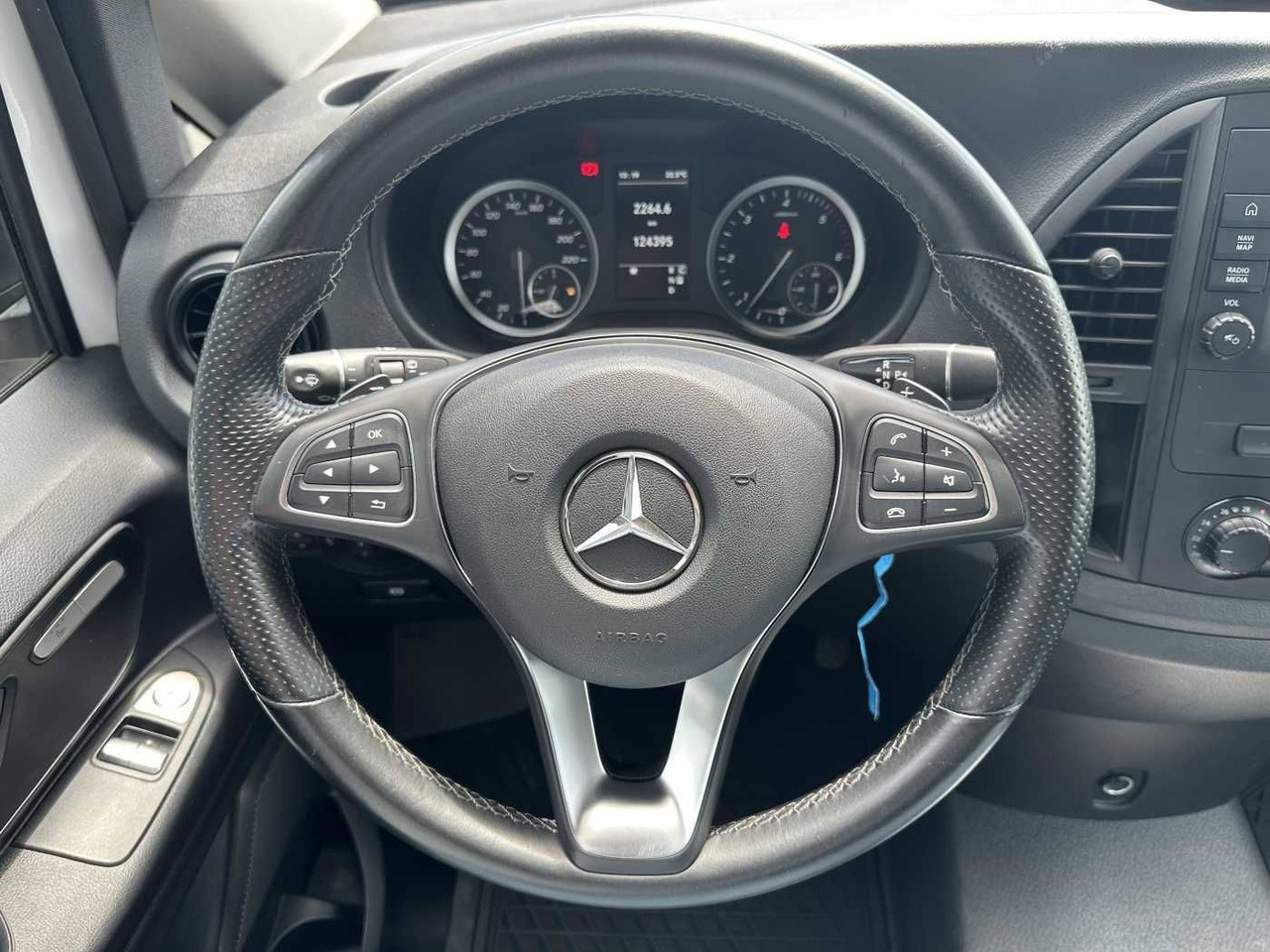 Passenger van Mercedes-Benz Vito 114 CDI Tourer 9G Klima Audio40 Extralang: picture 12