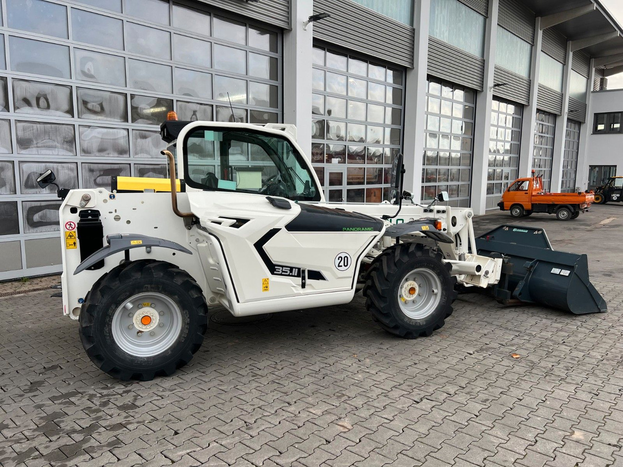 Merlo P35.11 / nur 148h! / Pratzenabstützung - Wheel loader: picture 3 Merlo P35.11 / nur 148h! / Pratzenabstützung - Wheel loader: picture 3