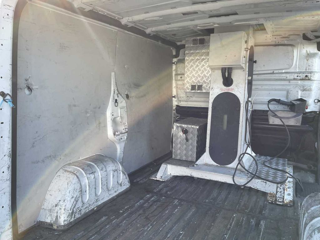 Truck mounted aerial platform, Commercial vehicle Renault Trafic dCi 120 L1H1 / TIME France ETL 21 8m: picture 11