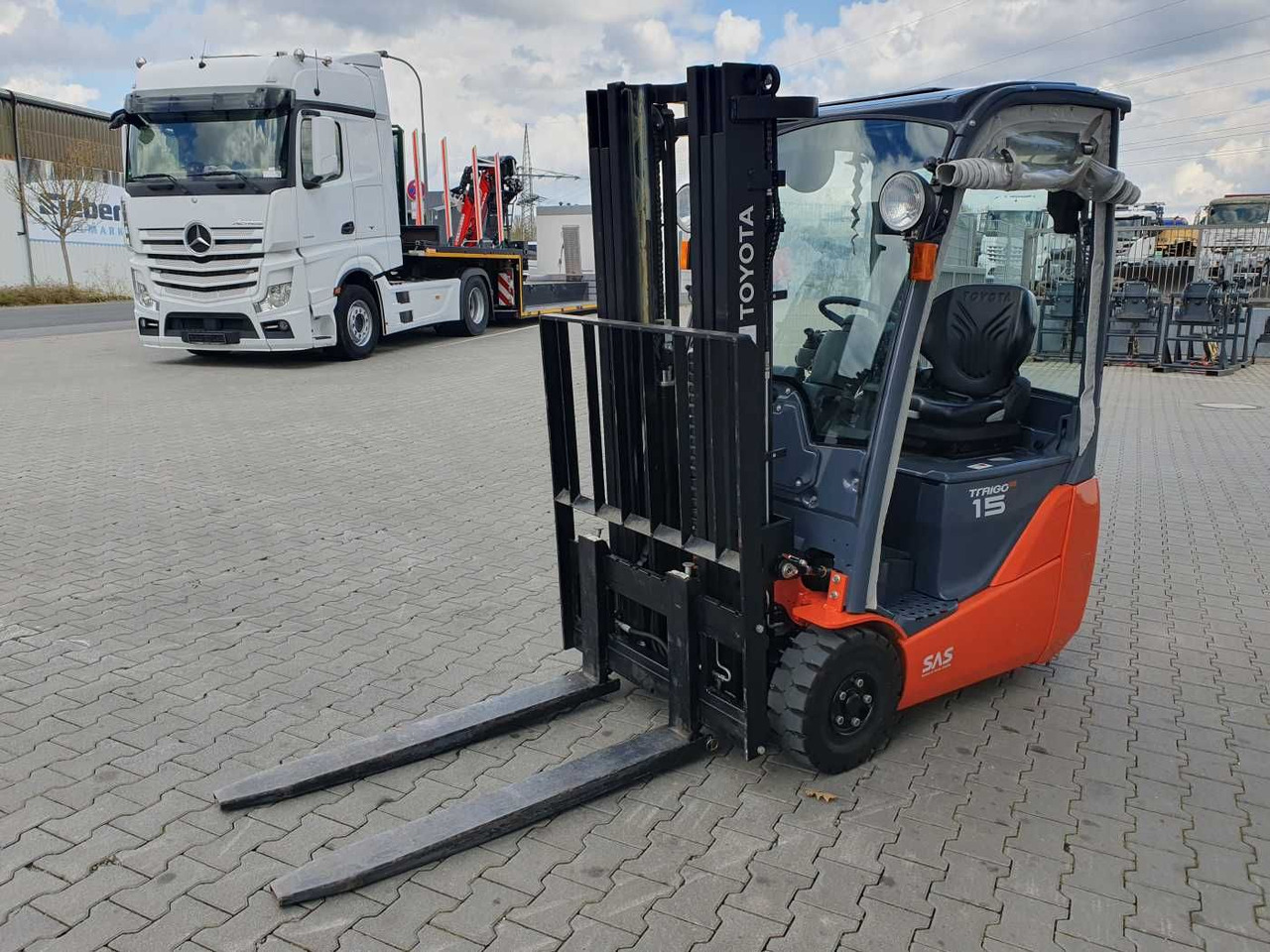 Toyota 8FBET15 / Triplex: 4.30m / nur 393h! / SS leasing Toyota 8FBET15 / Triplex: 4.30m / nur 393h! / SS: picture 8 Toyota 8FBET15 / Triplex: 4.30m / nur 393h! / SS leasing Toyota 8FBET15 / Triplex: 4.30m / nur 393h! / SS: picture 8