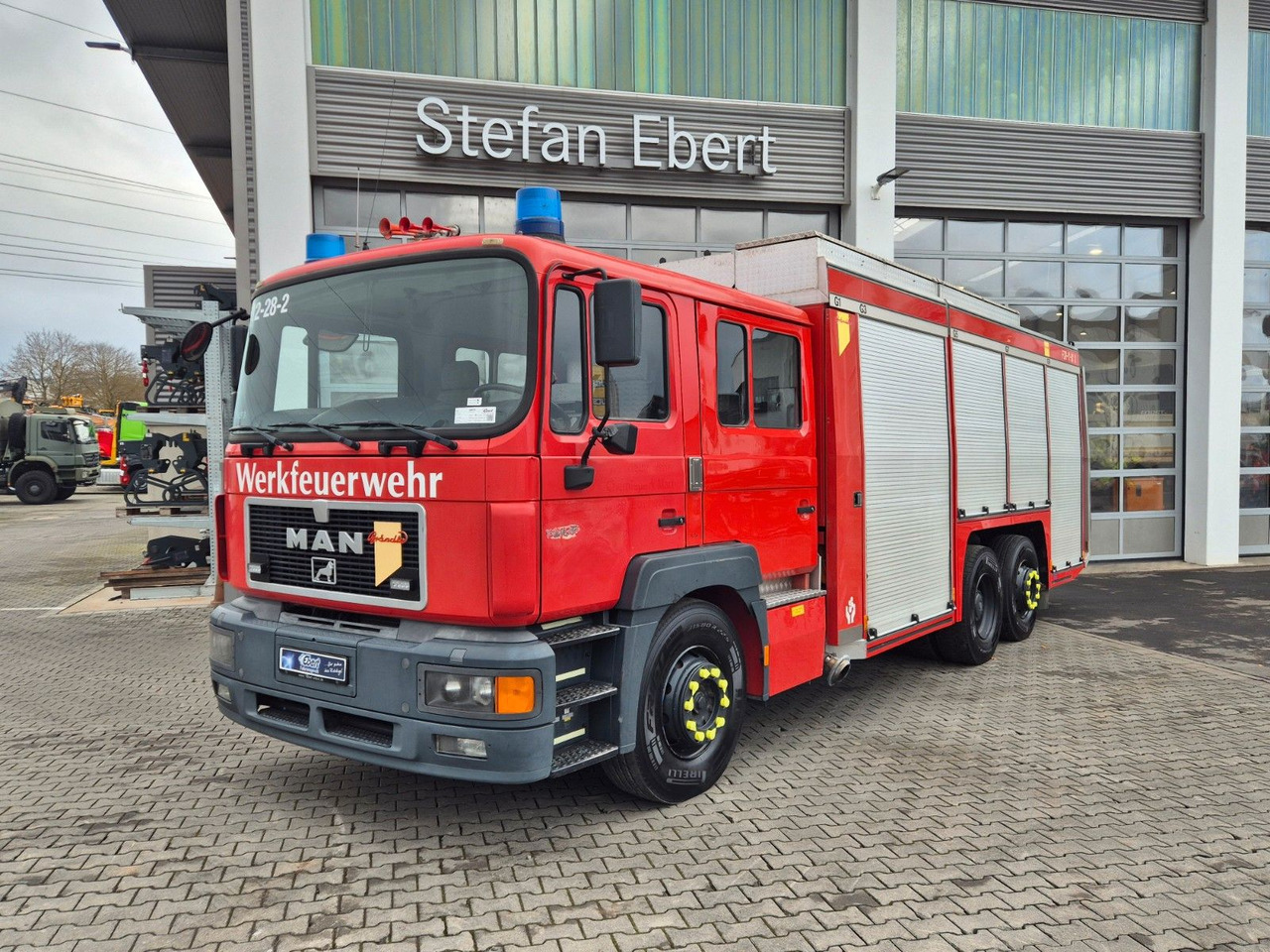 MAN FE 26.360 LF 8 Löschfahrzeug - Truck: picture 1 MAN FE 26.360 LF 8 Löschfahrzeug - Truck: picture 1