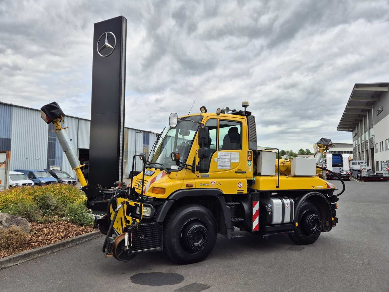 Mercedes-Benz Unimog U400 4x4 Zweiwege ZAGRO 800t/52 Achsen - Truck: picture 2 Mercedes-Benz Unimog U400 4x4 Zweiwege ZAGRO 800t/52 Achsen - Truck: picture 2